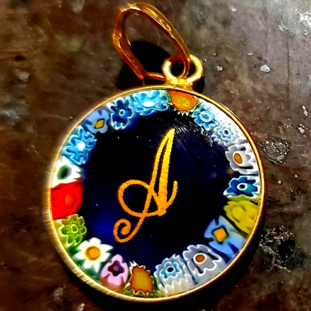 Morano A letter pendant glass. Gold and blue colors.